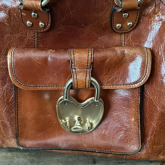 Vintage looking leather Betsy Johnson purse. - Picture 6 of 6